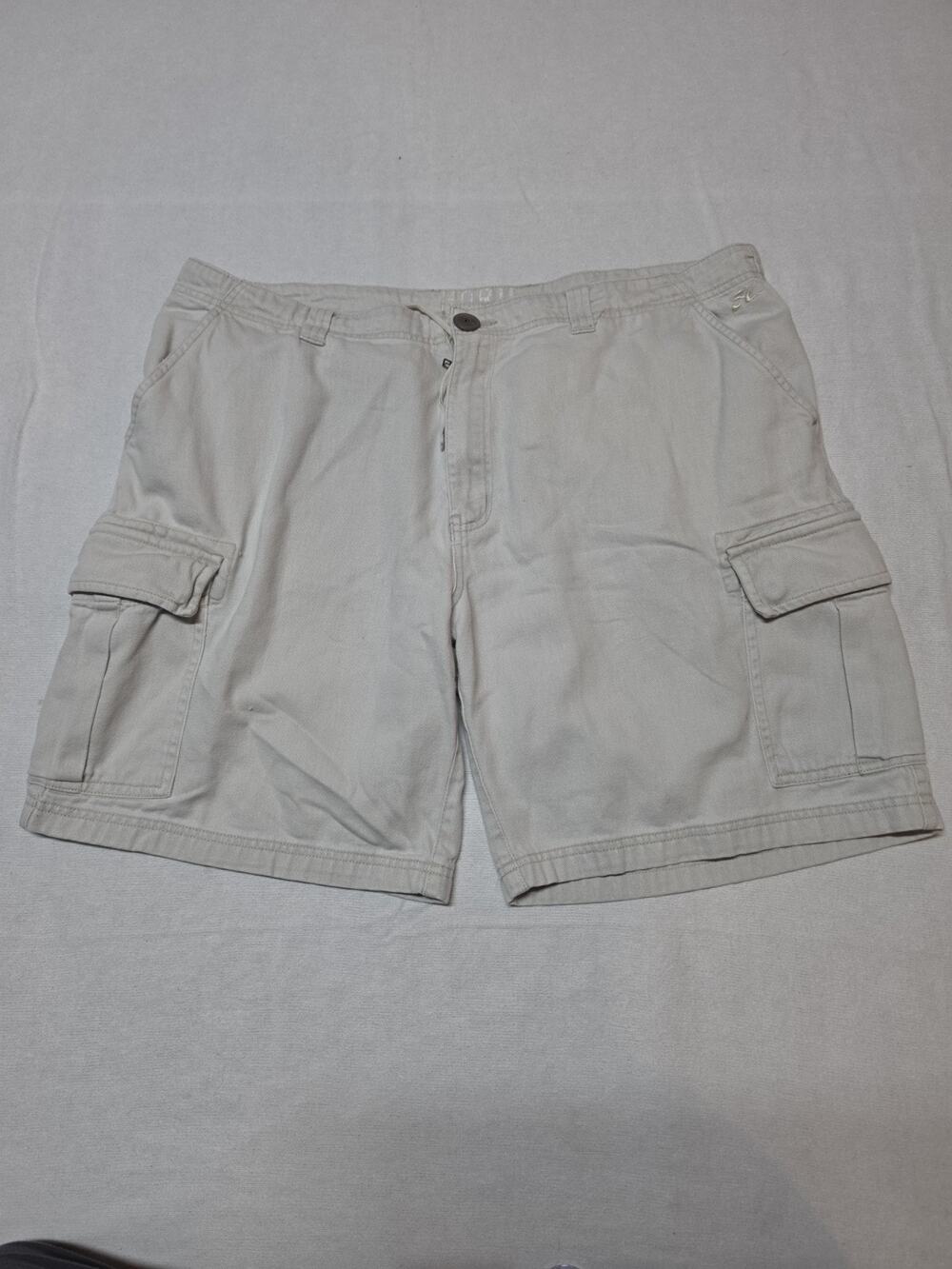 Hobie Cream Colored Cargo Shorts Mens Size 38